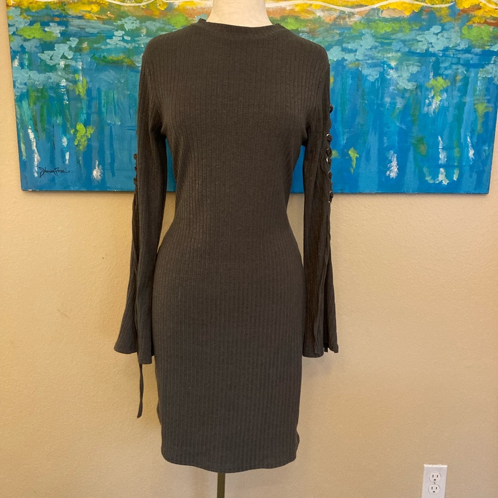 Bell sleeve ribbed bodycon tie detail dress
